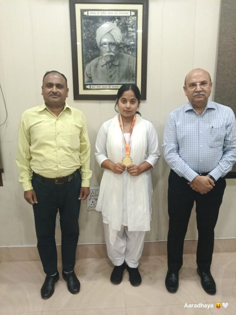 वॉलीबॉल में मोनिशा ने हासिल किया प्रथम स्थान, कन्हैया लाल पॉलीटेक्निक में हुआ सम्मान…