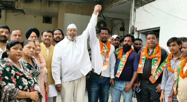 दर्जनों लोगों को महानगर कांग्रेस जिलाध्यक्ष ने कराई पार्टी की सदस्यता ग्रहण,सौंपी कांग्रेस अनुसूचित विभाग की जिम्मेदारी….